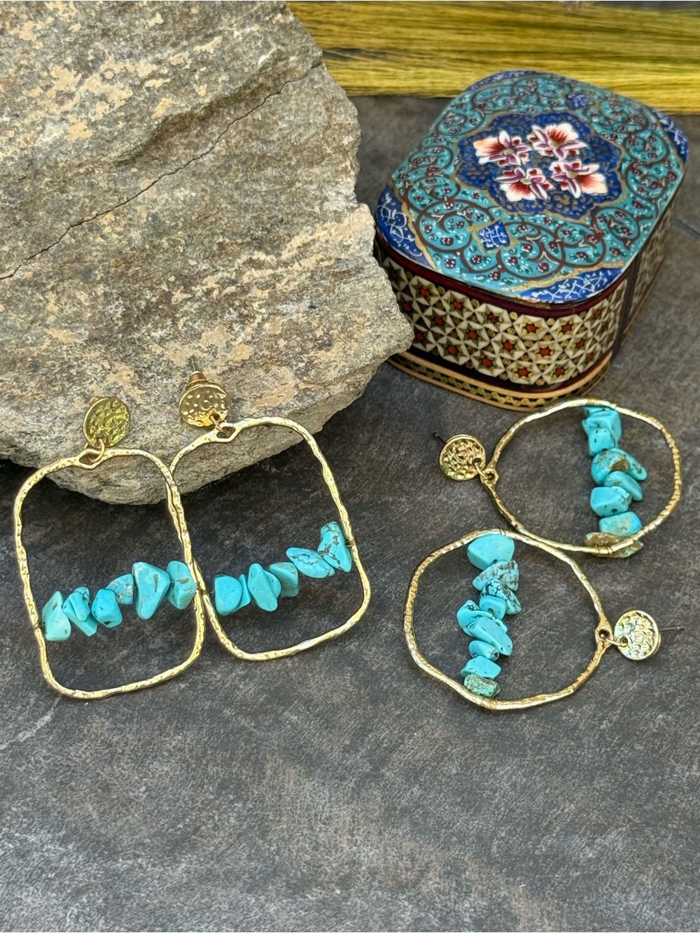 Turquoise stones in gold tone hoop- statement boho vintage lightweight jewelry
